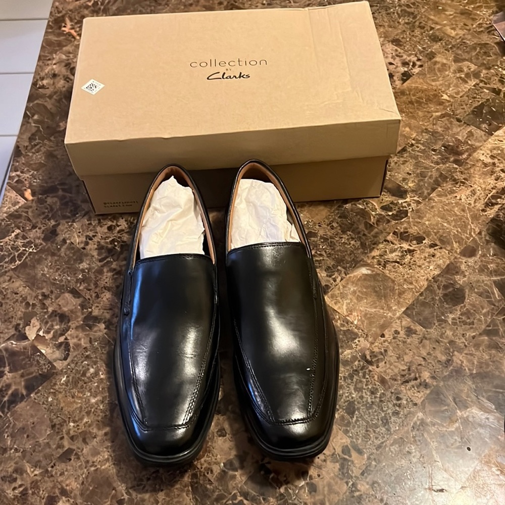 Clarks Tilden free black leather shoes